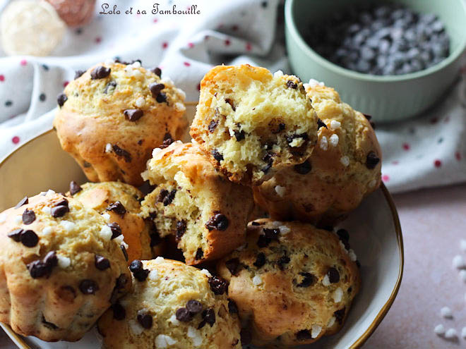 Briochettes express,briochettes express à la crème,brioche à la crème liquide,brioche à la crème fraiche liquide,brioche à la crème fraîche sans beurre,briochettes moelleuses maison,briochettes moelleuses,recette briochettes moelleuses,recette brioche moelleuse aux pépites de chocolat facile,recette brioche moelleuse facile sans robot,recette de briochettes express à la crème,briochettes moelleuses à la crème liquide,recette brioche rapide et facile,mini brioche maison moelleuse,brioche express sans longue pousse