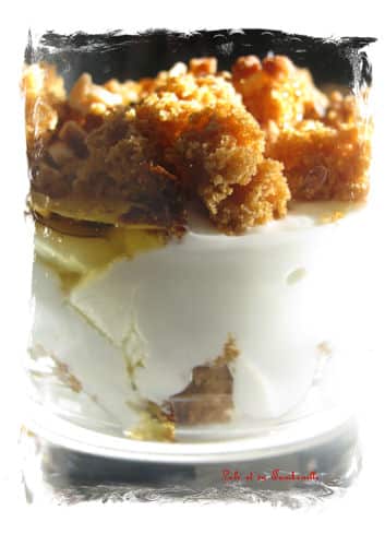 Verrines express de fromage blanc au miel sur lit de pain d’épices