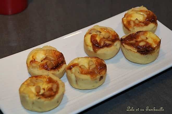 Quichettes au fromage fondu & pignons de pin