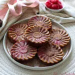 Fondants chocolat framboises,fondant au chocolat et framboises,fondant chocolat framboise individuel,fondant chocolat framboise sans beurre,fondant chocolat framboise surgelées,Recette fondants sans beurre,recette fondant sans beurre,recette gateau fondant sans beurre,Fondants légers chocolat,fondant chocolat light,Dessert chocolat framboise sain,Fondants fromage blanc,fondant fromage blanc chocolat,Recette facile fondants chocolat framboise,recette fondant chocolat framboise,Dessert rapide chocolat framboise léger,gâteau chocolat framboise léger,Fondants chocolat framboise goûter,Fondants chocolat framboise moule Flower Power,Fondants chocolat framboise pour l'été