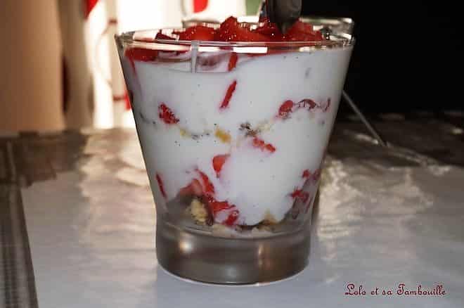 Verrines de fraises & fromage blanc vanillé