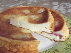 gâteau léger au fromage blanc et aux cerises (framboises) loulou