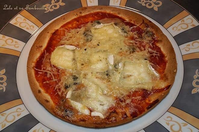 Pizza-tortilla aux trois fromages