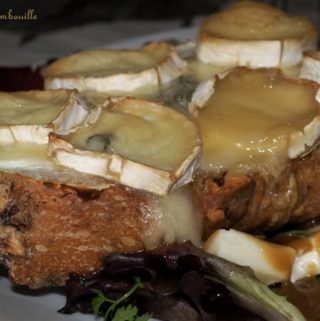 Tartines aux trois fromages