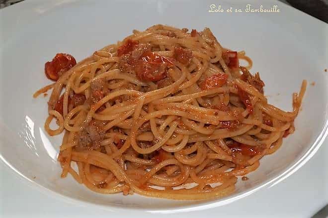 Spaghettis au ketchup, thon & tomates cerises