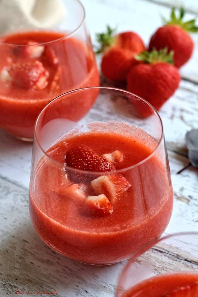 Soupe de fraises au basilic