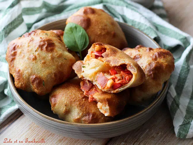 Buns façon pizza,pizza buns,pizza buns air fryer,pizza buns recipe,pizza buns in oven,recette pizza buns,recette pizza bread,recette avec pate a pizza buns,buns pizza,buns pizza maison,bread pizza in air fryer,bread pizza air fryer,buns pizza air fryer,pizza bread air fryer,pizza bread cheese air fryer