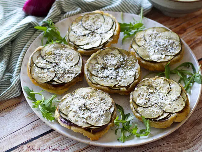 Tartelettes tatin de courgettes,tartelettes tatin courgettes,tarte tatin courgette,recette tartelettes tatin de courgettes,recette tartelettes tatin courgettes,recette tartelettes tatin courgettes tomates cerises,tartelettes tatin courgettes tomates cerises,tartelettes tatin salées,tartes tatin salées,tartelettes tatin courgettes tomate