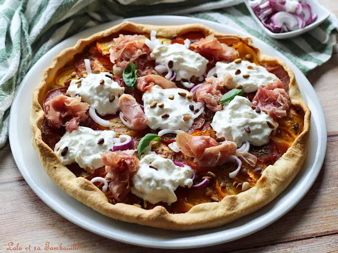 tarte fine aux tomates burrata,tarte fine tomates burrata,recette tarte fine aux tomates burrata,recette tarte fine aux tomates,recette tarte fine tomates moutarde,recette tarte fine tomate oignon,tarte fine aux tomates,tarte fine aux tomates et moutarde,tarte fine aux tomates multicolores,tarte fine tomates,tarte fine tomates mozzarella,tarte fine tomates mozza,tarte fine tomates moutarde