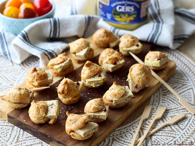 Gougères au foie gras,mini gougère au foie gras,gougeres farcies au foie gras,Gougères foie gras,gougères fourrées foie gras,apéritif foie gras,aperitif foie gras noel,aperitif foie gras pain d'épice,apéritif foie gras toast,Recette gougères salées,Gougères au comté et foie gras,Recette facile gougères au foie gras,recette gougères au foie gras,Idée apéro chic et rapide,recette apero chic et rapide,recette apero chic et facile,Gougères pour les fêtes de fin d'année,Gougères au foie gras et cannelle,Foie gras Canard du Gers recette,Recette d'apéro du Sud-Ouest