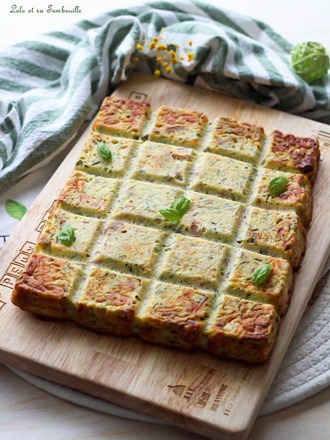 Brownie salé aux courgettes & bacon Brownie salé aux courgettes, Gâteau salé courgette bacon, recette de saison courgette, idée recette rapide et équilibrée, brownie salé courgette, brownie salé courgettes