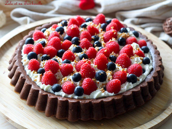 Tarte renversée chocolat fruits rouges,Recette tarte anniversaire,recette gâteau anniversaire garçon,Gâteau au chocolat et fruits rouges,dessert chocolat et fruits rouges,Tarte renversée gourmande,Tarte renversée moule Guy Demarle,moule tarte renversée guy demarle,moule tarte renversée guy demarle recette,Tarte au chocolat framboises myrtilles,Recette pour moule tarte renversée,recette moule tarte renversée demarle,recette pour moule à tarte renversée,Dessert aux fruits rouges de saison