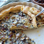 Tarte fine poires fourme d'Ambert,tarte fine aux poires et fourme d ambert,tartelette fine poire fourme d ambert,Tarte poire fourme d'Ambert,tartelette poire fourme d ambert,tarte fine fourme d'ambert poire,Tarte sucrée salée poire,Tarte sucrée salée poire fromage,Recette tarte fine poire,Tarte fine poire fourme d'Ambert facile,Tarte aux poires et bleu d'Auvergne,tarte aux poires et bleu d auvergne,tarte chaude aux poires et bleu d auvergne