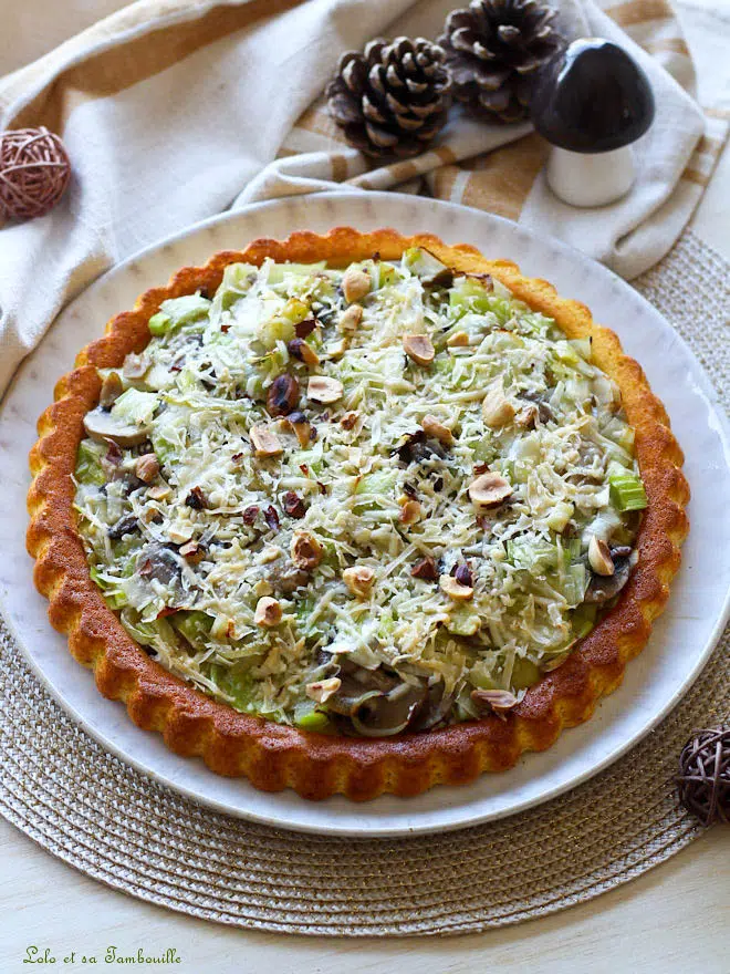 Tarte renversée aux poireaux & champignons tarte renversée aux poireaux, Tarte poireaux champignons moelleuse, recette tarte renversée salée guy demarle
