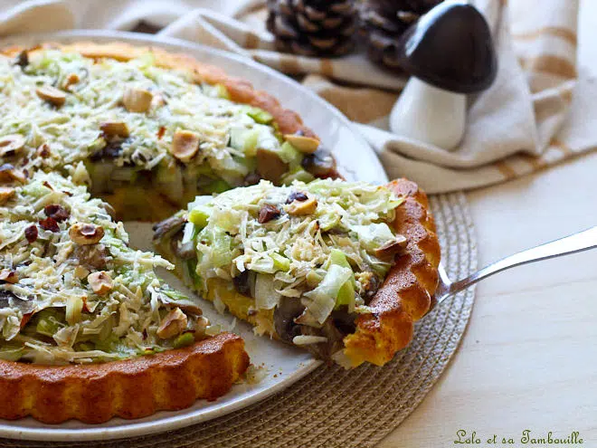 Tarte renversée aux poireaux,tarte renversée poireaux champignons,recette tarte renversée poireaux champignons,Tarte poireaux champignons moelleuse,Tarte renversée salée recette,recette tarte renversée salée,recette tarte renversée salée guy demarle,Tarte salée légère et saine,Recette tarte moelleuse sans pâte