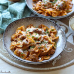 Pâtes express à la chair à saucisse,Pâtes à la chair à saucisse,pâtes chair à saucisse sauce tomate,recette pâtes à la chair à saucisse,recette spaghetti chair à saucisse,recette pâtes chair à saucisse sauce tomate,Recette pâte express et facile,recette pâtes facile et rapide pour le soir,Recette de pâte express et facile,Pâtes à la chair de boucher,Plat familial économique,plat familial facile et rapide,Alternative bolognaise sans bœuf,Recette de pasta simple et savoureuse,recette avec de la chair à saucisse,recette de pâtes avec de la chair à saucisse,idée repas avec de la chair à saucisse,recette à faire avec de la chair à saucisse,recette rapide avec de la chair à saucisse