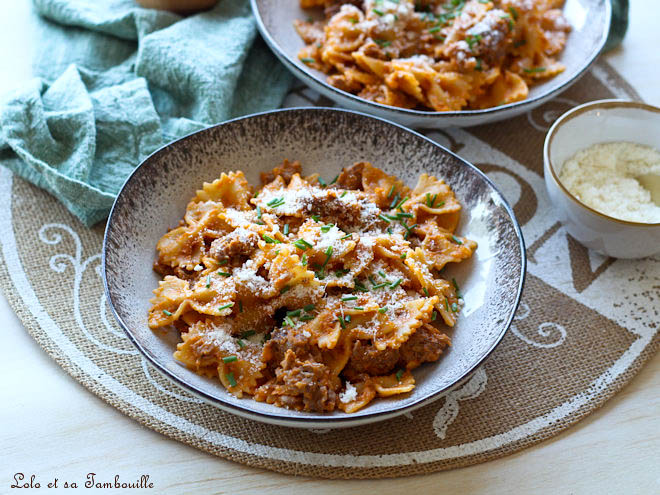 Pâtes express à la chair à saucisse,Pâtes à la chair à saucisse,pâtes chair à saucisse sauce tomate,recette pâtes à la chair à saucisse,recette spaghetti chair à saucisse,recette pâtes chair à saucisse sauce tomate,Recette pâte express et facile,recette pâtes facile et rapide pour le soir,Recette de pâte express et facile,Pâtes à la chair de boucher,Plat familial économique,plat familial facile et rapide,Alternative bolognaise sans bœuf,Recette de pasta simple et savoureuse,recette avec de la chair à saucisse,recette de pâtes avec de la chair à saucisse,idée repas avec de la chair à saucisse,recette à faire avec de la chair à saucisse,recette rapide avec de la chair à saucisse