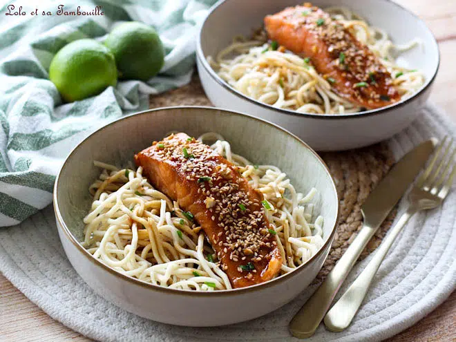 Saumon laqué à l'asiatique,saumon mariné à l'asiatique,Saumon mariné miel soja gingembre,saumon mariné soja miel gingembre,saumon sauce soja miel gingembre,Recette saumon à l'asiatique facile,Pavés de saumon au four rapide,pavé de saumon au four rapide,Marinade saumon miel sauce soja,marinade sauce soja miel pour saumon,Plat asiatique maison rapide,Saumon au four 10 minutes,recette saumon mariné asiatique,recette saumon marinade asiatique,saumon mariné asiatique,saumon marinade asiatique,saumon mariné chinois