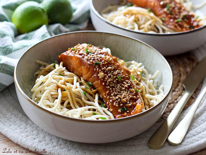 Saumon laqué à l'asiatique,saumon mariné à l'asiatique,Saumon mariné miel soja gingembre,saumon mariné soja miel gingembre,saumon sauce soja miel gingembre,Recette saumon à l'asiatique facile,Pavés de saumon au four rapide,pavé de saumon au four rapide,Marinade saumon miel sauce soja,marinade sauce soja miel pour saumon,Plat asiatique maison rapide,Saumon au four 10 minutes,recette saumon mariné asiatique,recette saumon marinade asiatique,saumon mariné asiatique,saumon marinade asiatique,saumon mariné chinois