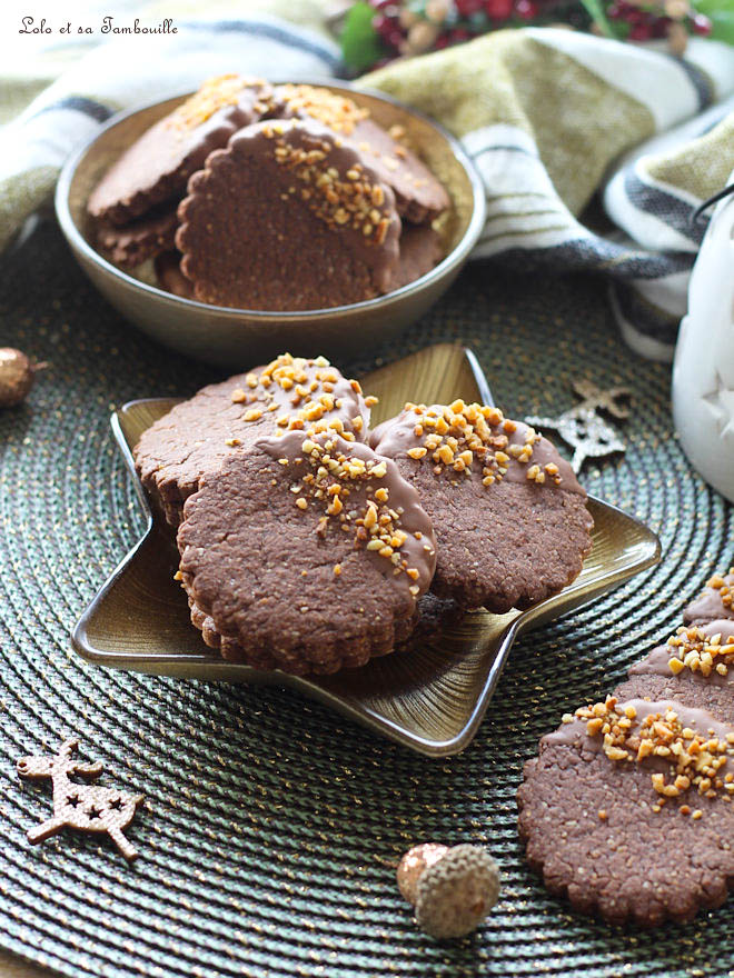 Bredeles au chocolat & pralin Bredeles au chocolat pralin, recette bredele alsacien au chocolat, Biscuits de Noël faciles à faire, Biscuits chocolat pralin