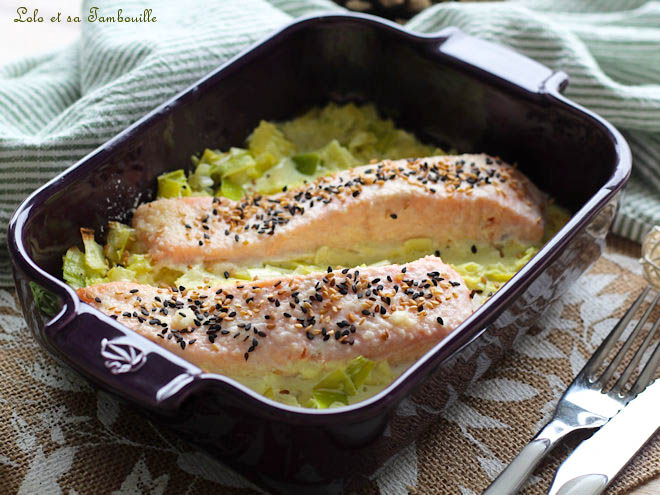 Saumon léger aux poireaux,saumon frais aux poireaux,Saumon aux poireaux au four,poisson aux poireaux au four,pavé de saumon aux poireaux au four,filets de poisson aux poireaux au four,recette saumon aux poireaux au four,recette poisson poireaux au four,recette saumon fondue de poireaux au four,recette pavé de saumon poireaux au four,Recette légère après fêtes,recette healthy après fête,recette light apres fetes,recette saine apres les fetes,Saumon sur poireaux,saumon poireaux et crème,saumon poireaux recette,saumon poireaux et crème au four