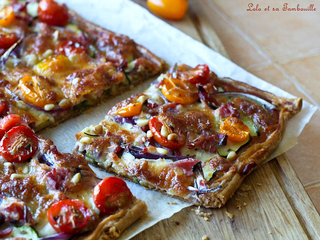 Tarte fine courgettes tomates cerises,recette tarte fine salée,idee recette tarte fine salée,tarte fine courgette tomate cerise,tarte croustillante courgettes tomates,tarte fine salée recette,tarte fine salée pâte feuilletée,tarte fine salée été,tarte fine salée printemps