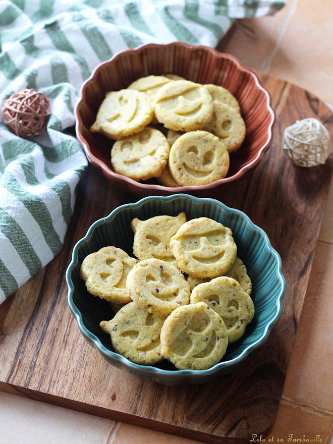 Biscuits salés au pesto & parmesan biscuits salés au pesto, biscuits apéritifs maison fromage, recette biscuits apéritifs maison