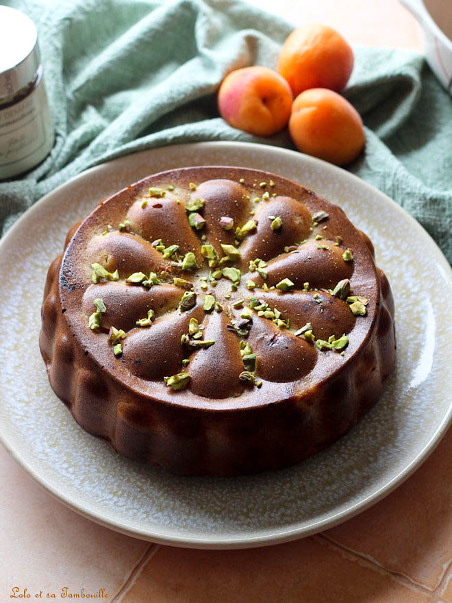Moelleux abricots & pâte de pistache gateau abricot pate de pistache, gateau sans gluten aux abricots, gâteau mascarpone sans beurre, recette patisserie avec pate de pistache, gateau moelleux abricot pistache