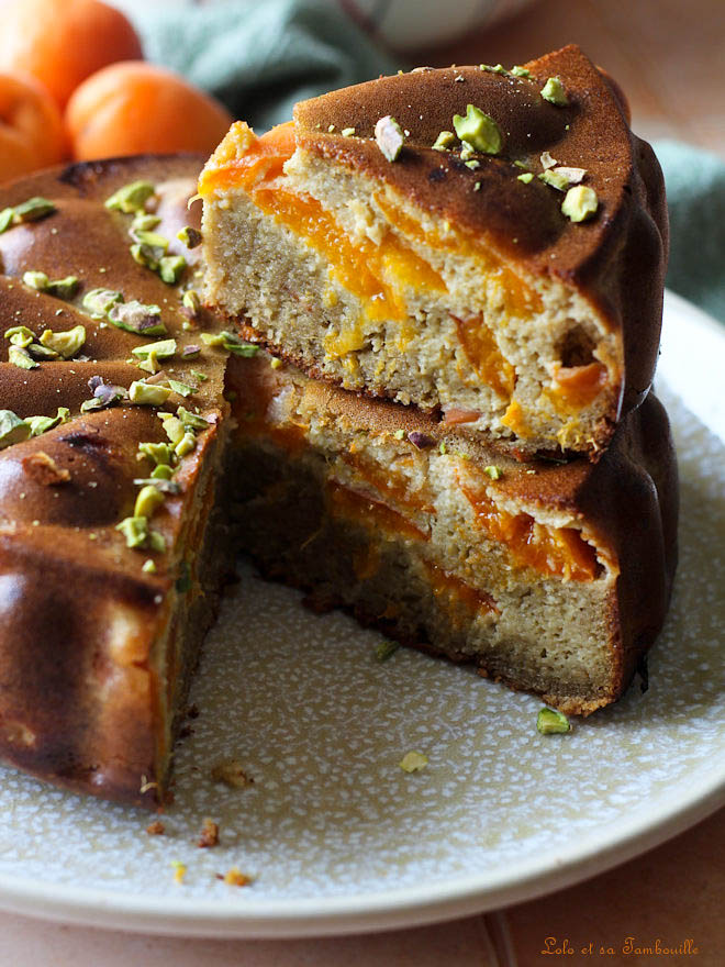 Moelleux abricots & pâte de pistache recette de moelleux aux abricots et pâte de pistache, gâteau sans gluten aux abricots, recette de dessert avec de la pate de pistache, moelleux abricots pistache, gateau abricots pistaches