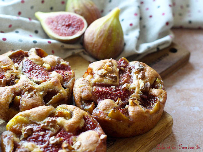 gâteau moelleux aux figues et aux noix,gateau aux figues et aux noix,gâteau aux figues fraîches,gâteau aux figues fraîches facile,gâteau aux figues fraîches sans amande,gateau figues noix,gateau noix figues fraiches,dessert figues noix,recette de gâteau moelleux aux figues et noix,recette gateau figues fraiches et noix,recette facile gateau aux figues fraiches,recette dessert aux figues fraiches,recette gâteau aux figues,gâteau aux figues et cerneaux de noix