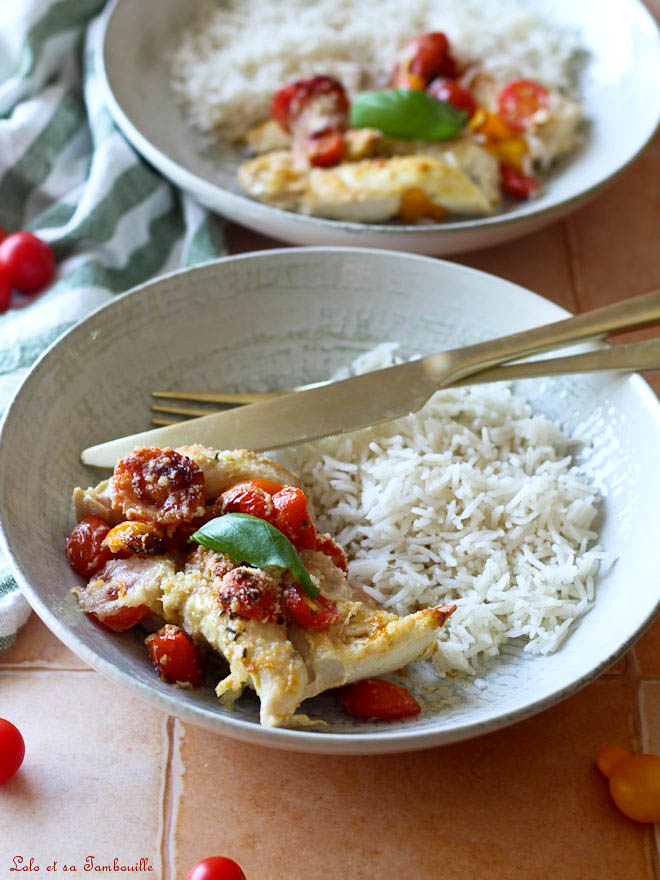 Aiguillettes de poulet aux tomates cerises escalope de poulet tomates cerises, poulet tomates cerises au four, recette aiguillettes de poulet au four, poulet moutarde tomates cerises, recette facile blanc de poulet au four, recette facile aiguillettes de poulet au four