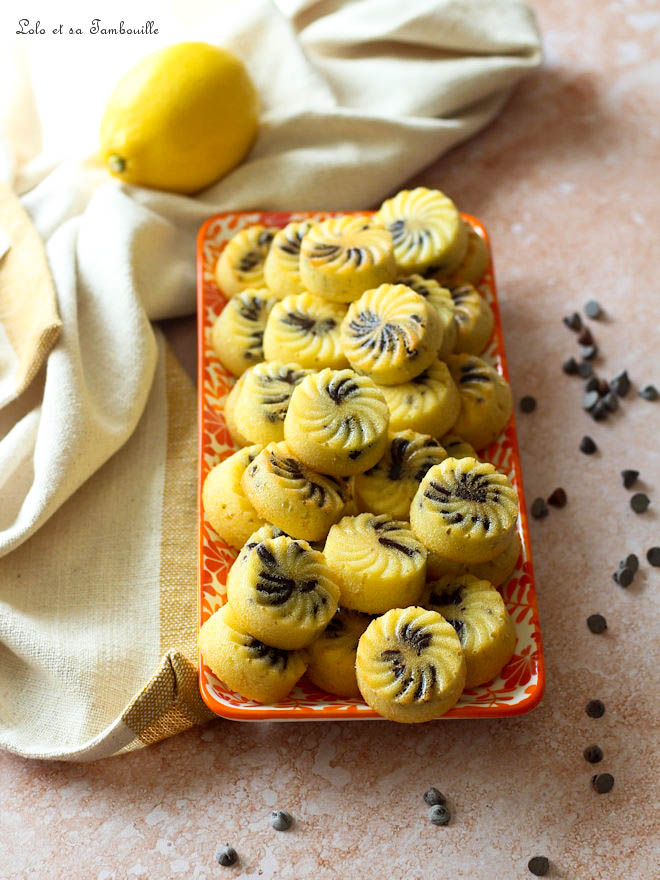 Bouchées au citron & pépites de chocolat bouchées citron chocolat, mini bouchées citron chocolat, bouchées au citron, moule 35 Mini Cyclones OHRA