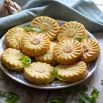 flan de courgettes et truite fumée,flan de courgettes truite fumée,flan courgette truite fumée,recette flan de courgettes,recette flan de courgettes facile,recette flan de courgettes facile et rapide,recette flan de courgettes au four,flan courgettes parmesan,recette courgettes truite fumée,recette flan courgette truite fumée,flan de courgettes léger recette,recette facile aux courgettes,recette simple aux courgettes,moule flower power guy demarle,moule flower power guy demarle recette