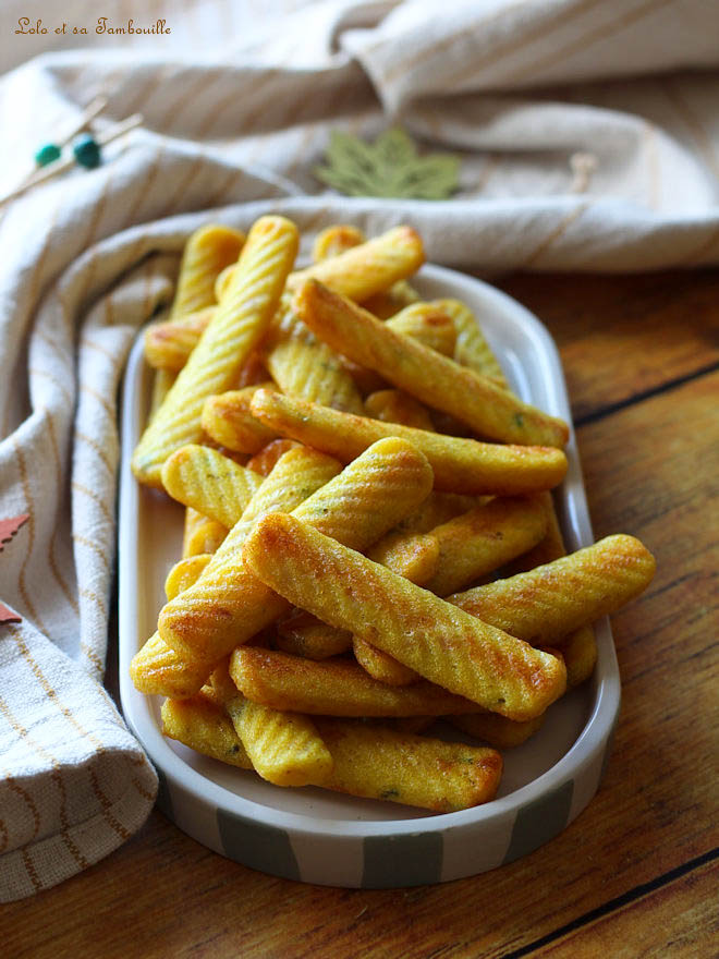 Madeleines allongées au bacon madeleines allongées guy demarle, madeleines au bacon, madeleines salées recettes, recette madeleines salées faciles et rapides, madeleines salées parmesan, idee aperitif maison rapide